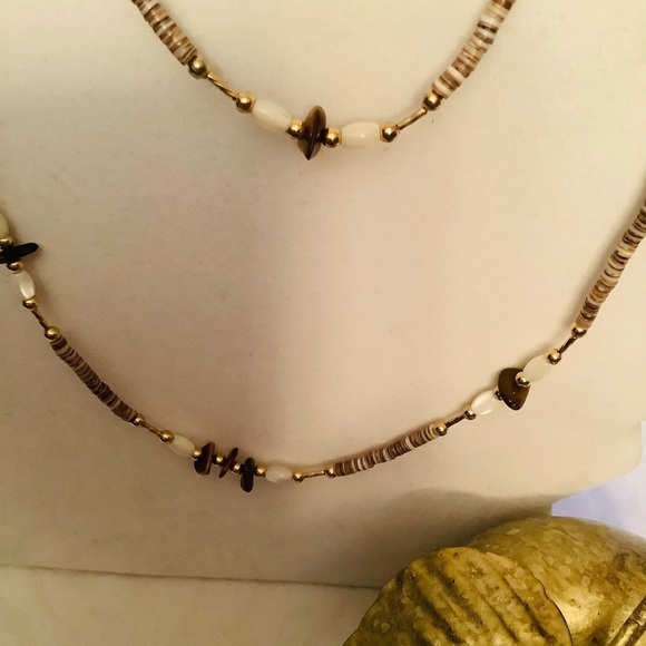 Natural Puka Shell Choker and Bracelet Pearl Amber - Picture 5 of 7